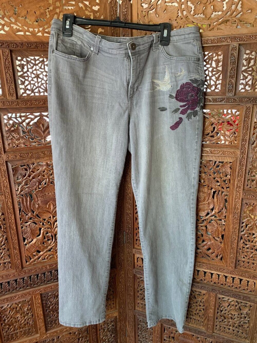Bandolino (Millie) Embroidered Jeans Size 12